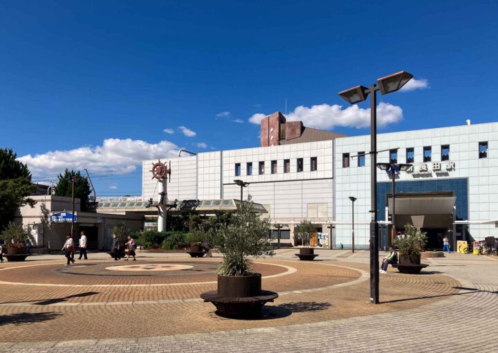 In front of Shin-Nagata Station in Nagata Ward, Kobe, Hyogo Prefecture